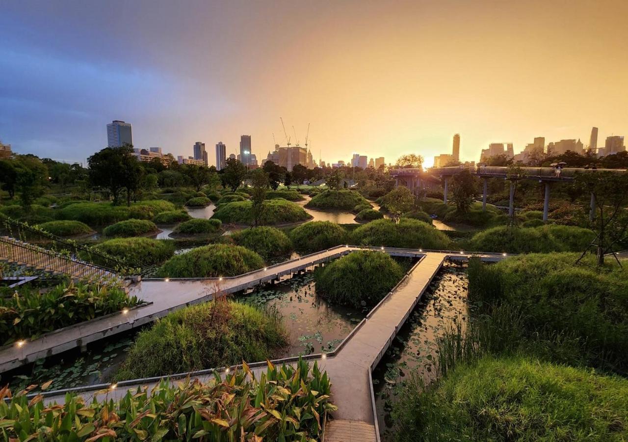 Centre Point Sukhumvit 10 Отель 4*