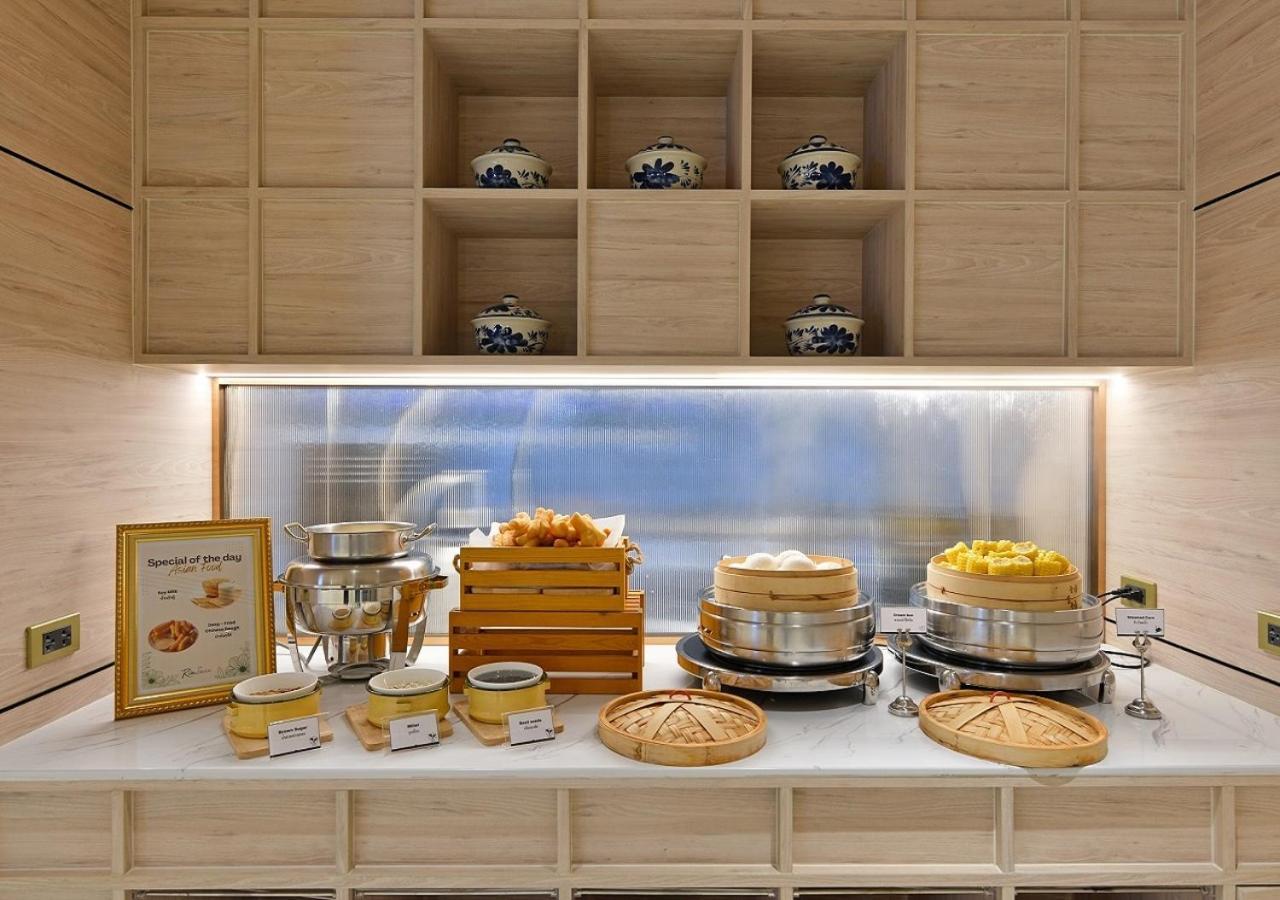 Centre Point Sukhumvit 10 Отель
